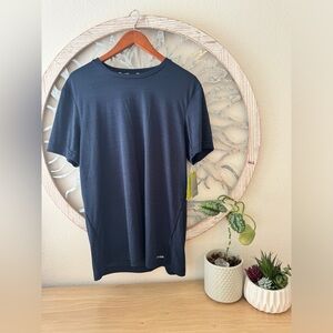 TEK GEAR Men’s Lifting Tee. Sportswear, Activewear. Size Medium. Navy Blue.